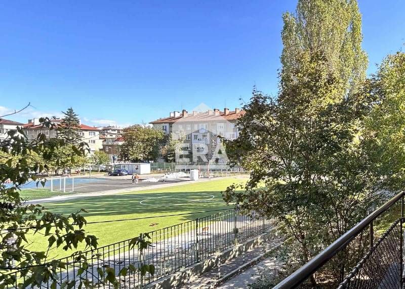 Продава се Тристаен апартамент в София, Яворов - 110 кв.м за 3810 €/кв.м - Снимка #7