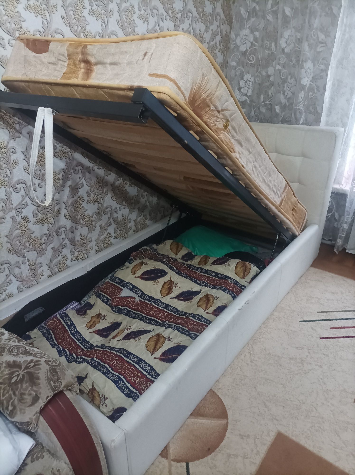 Продам кровать б/у