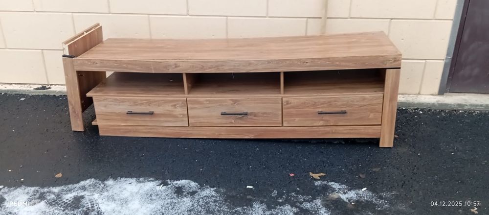 Продам тумбу под ТВ