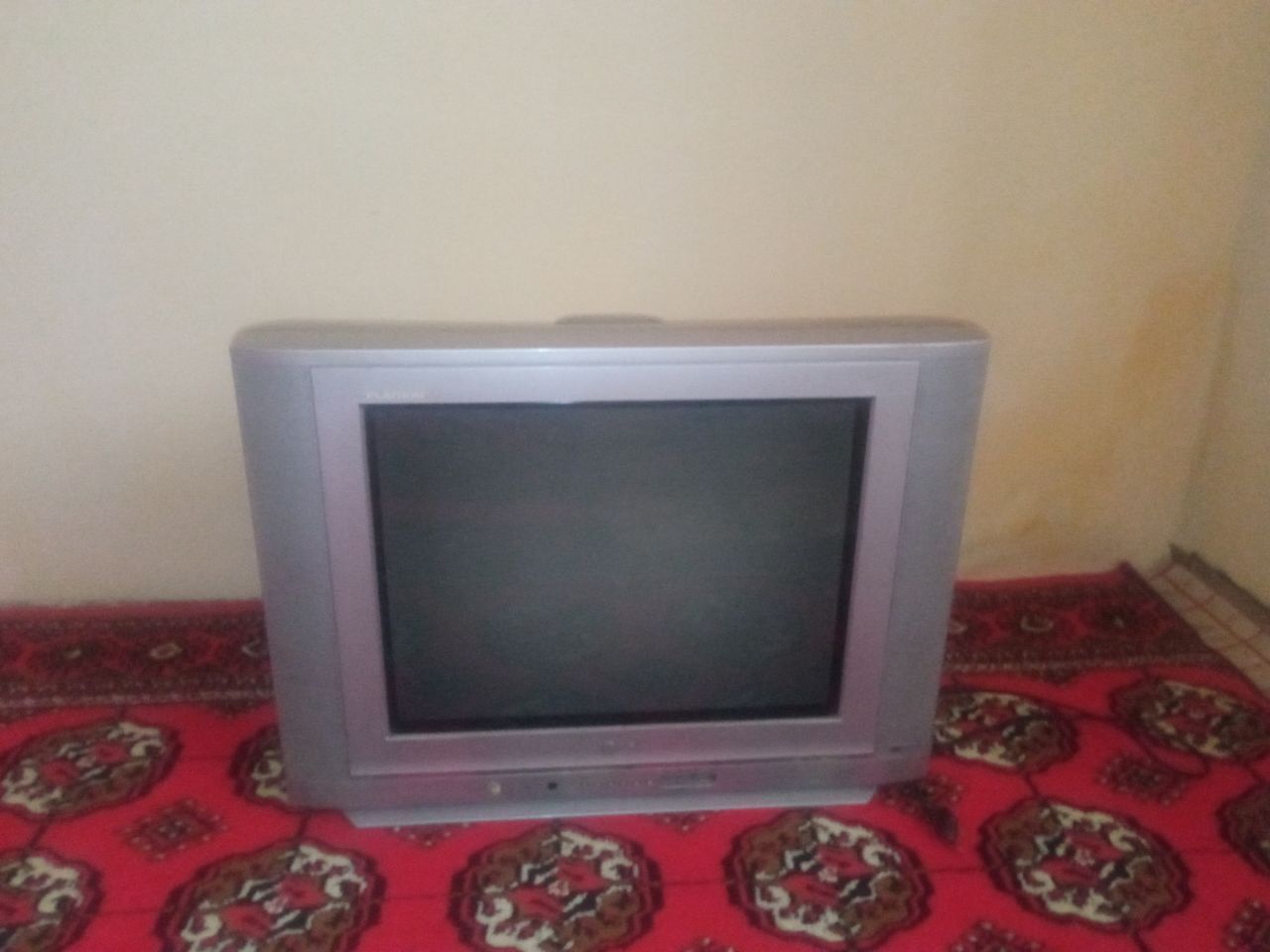 LG televizor sotiladi