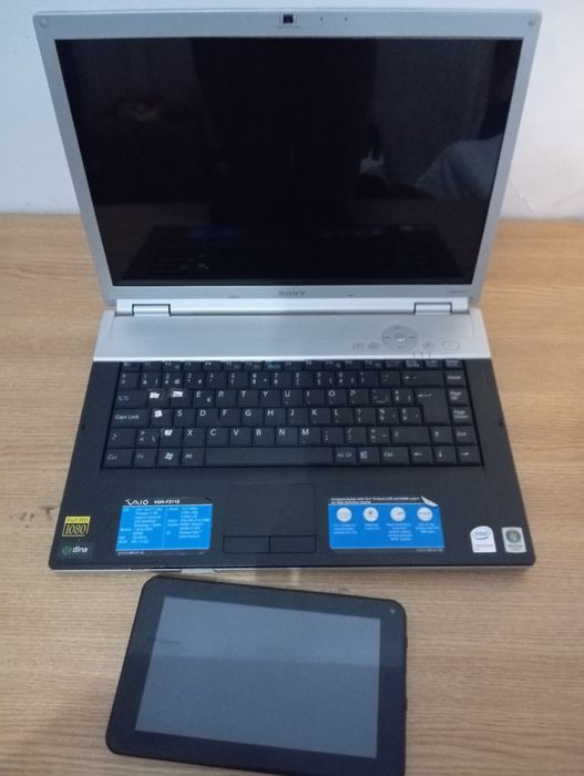 Laptop și tableta complet nefuncționale