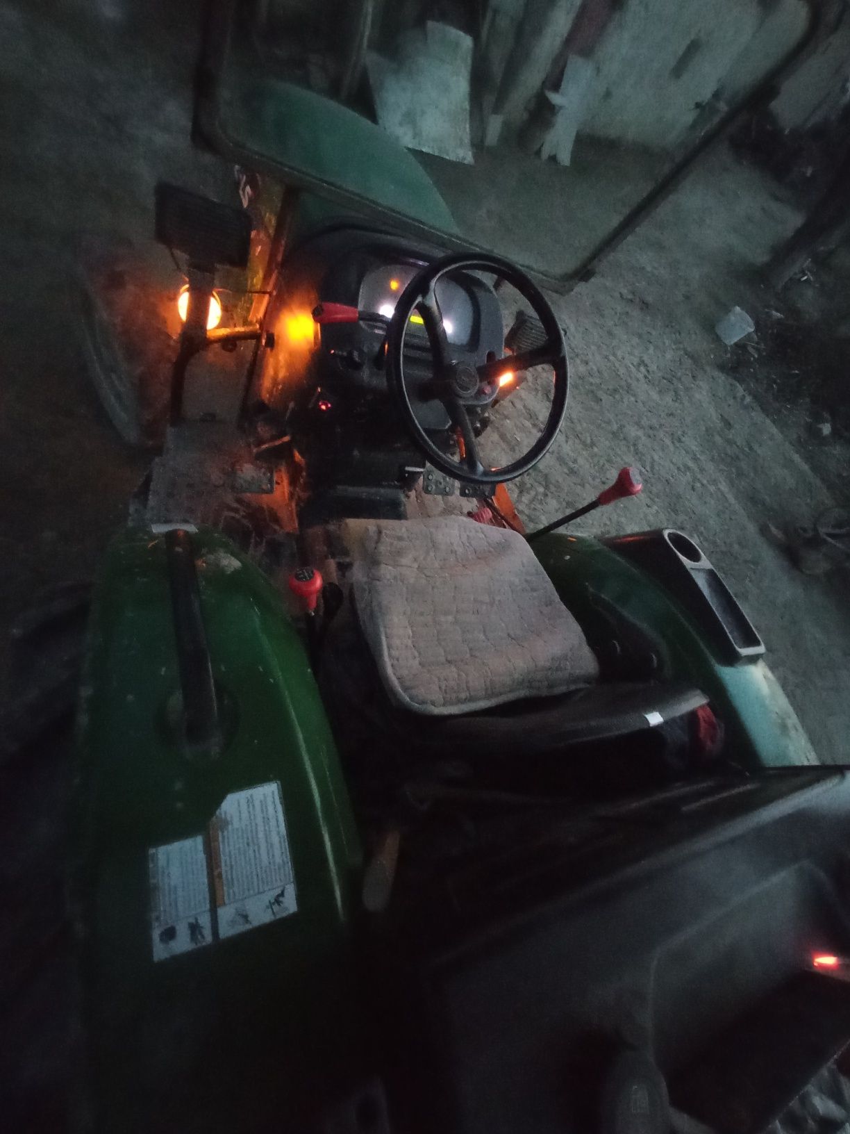 Mini traktor sotiladi