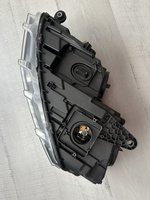 Far dreapta skoda octavia 3 5E bi xenon adaptiv Europa