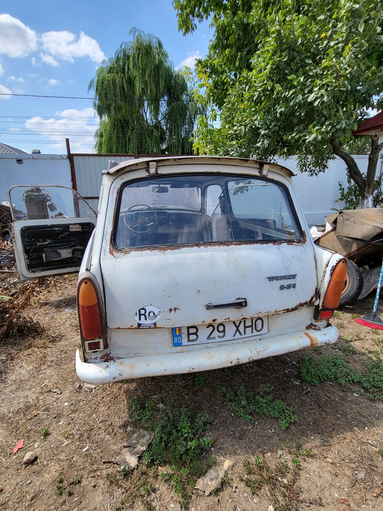 Vând Trabant 601 SC (radiat)