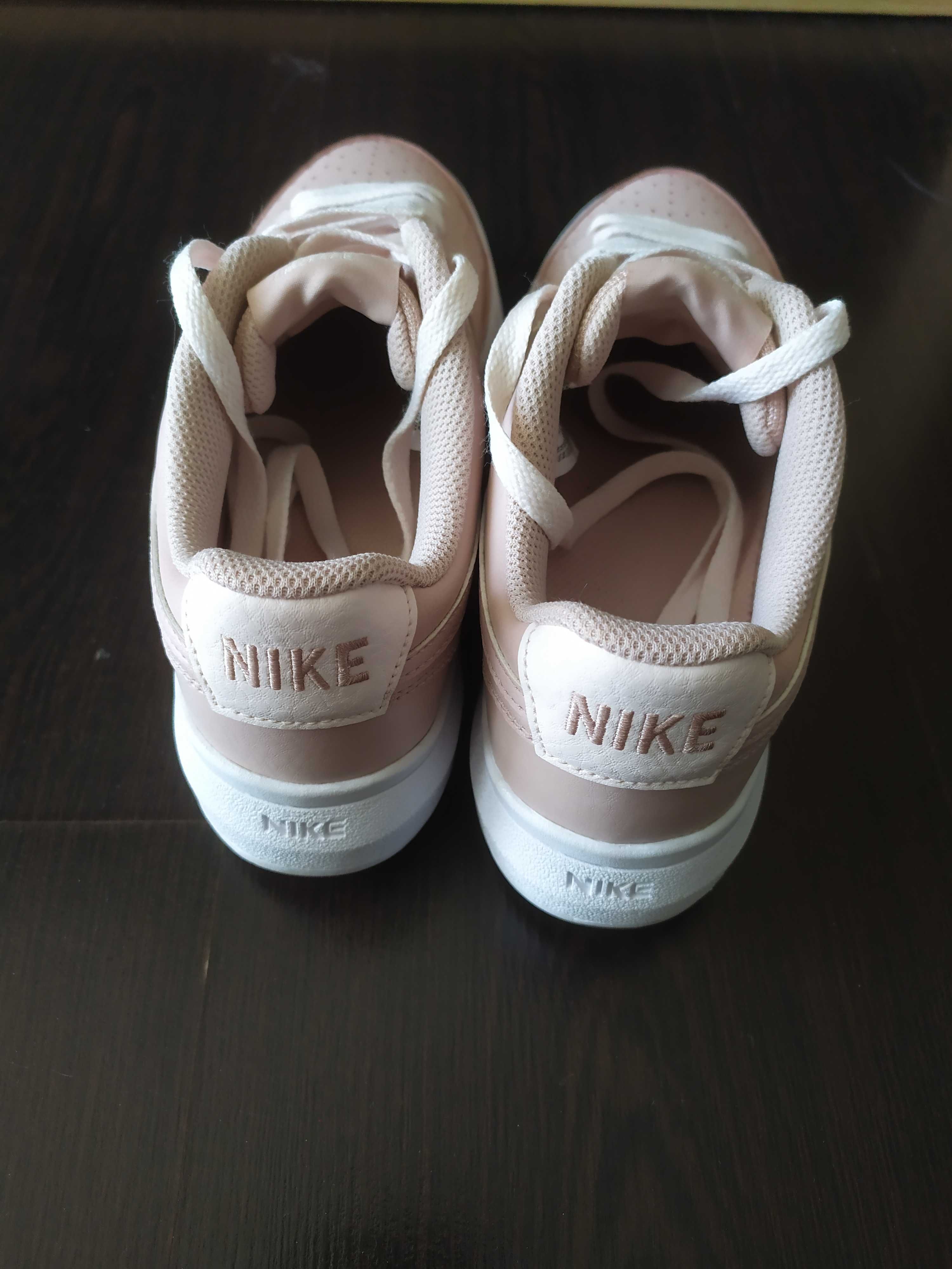Дамски маратонки Nike Court Vision Alta , номер 38 -Розов.