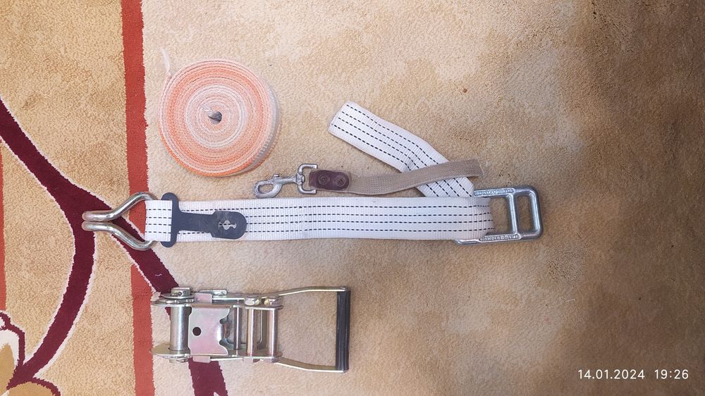 Продам крепежи , кронштейн