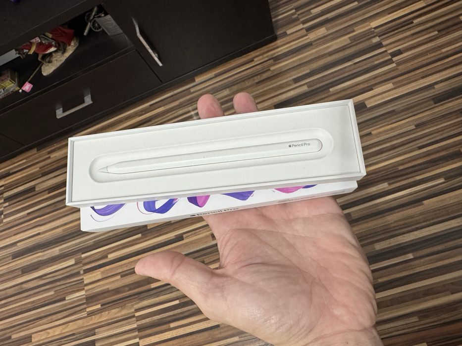 Apple Pencil PRO, MX2D3ZM/A, la cutie, ca NOU