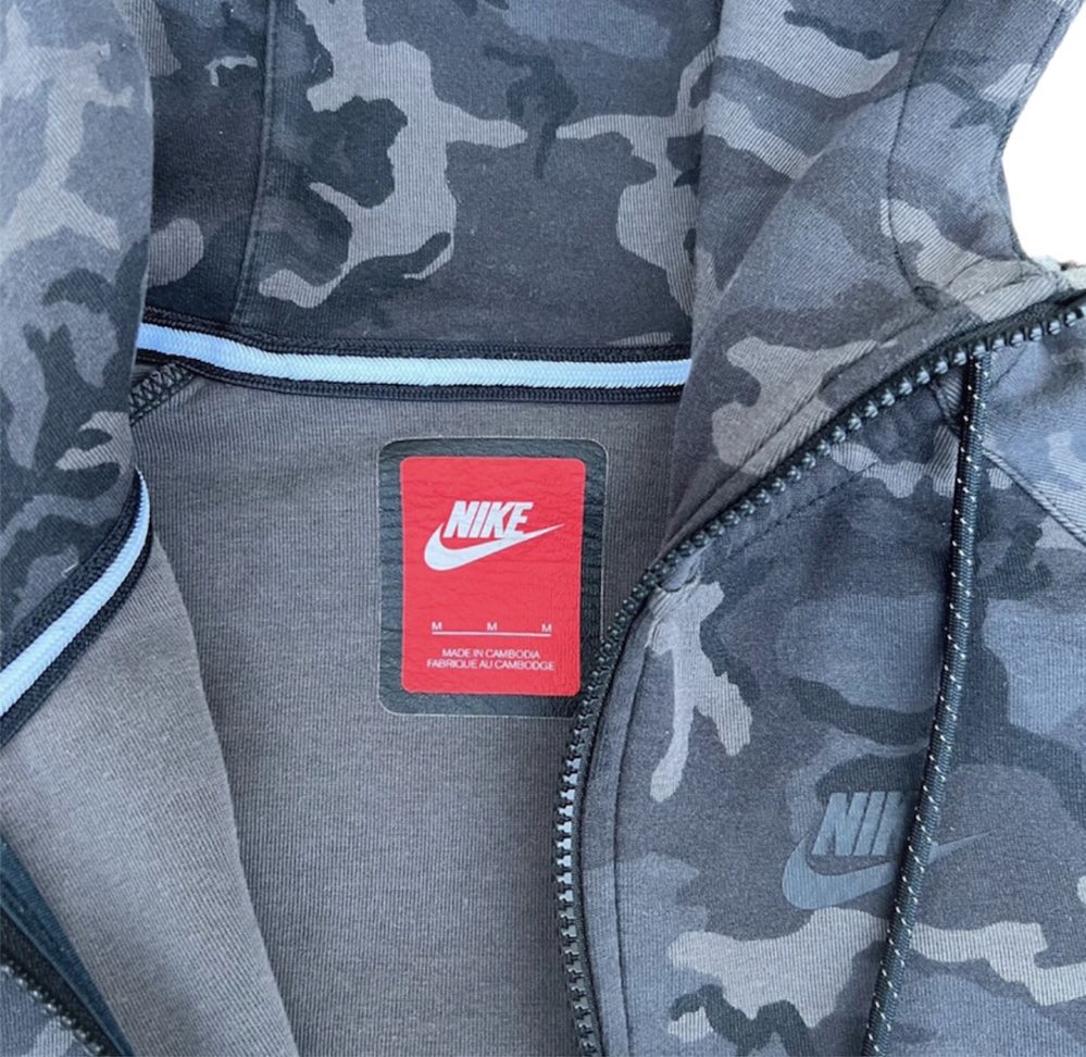 Hanorac Nike Tech Fleece camo