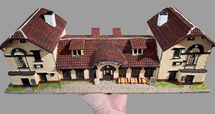 Продавам авторски бутиков модел на жп гара-колекционерски уникат