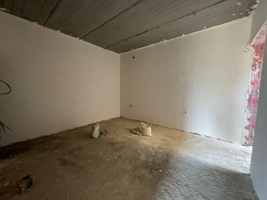 Продается коттедж на Амира Темура. 2.2 сотки