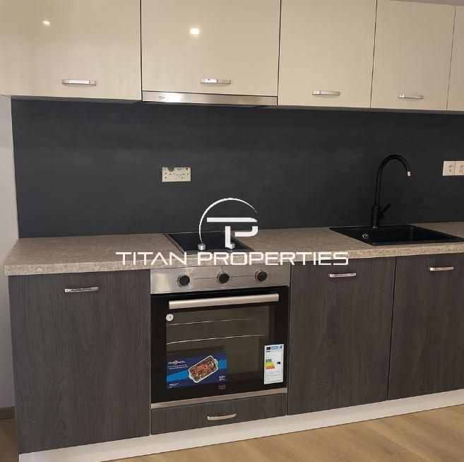 Дава се под наем Двустаен апартамент в Варна, Колхозен пазар - 68 кв.м за 562 € - Снимка #1