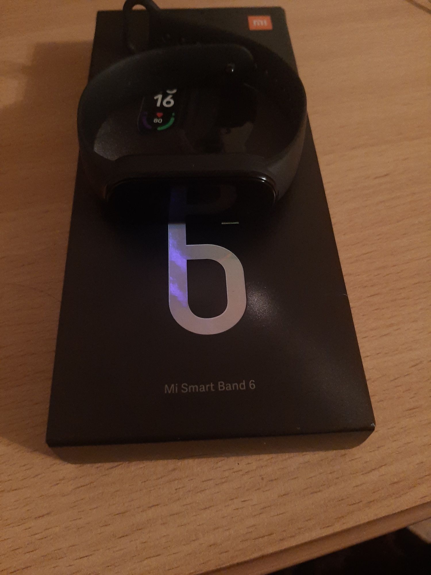 Продам mi band 6