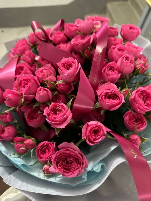 Букет кустовых роз