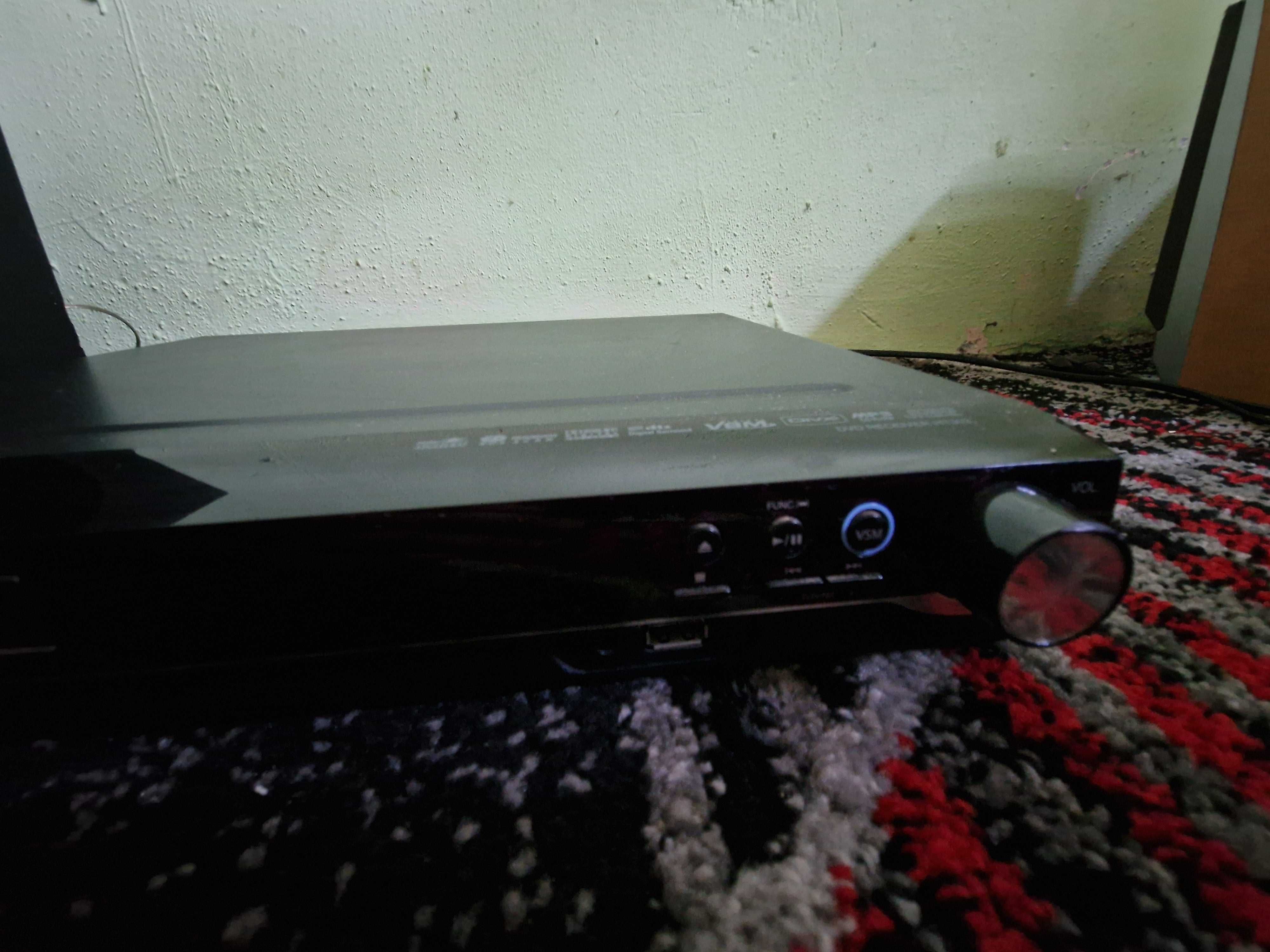 DVD плейър LG HT303SUW