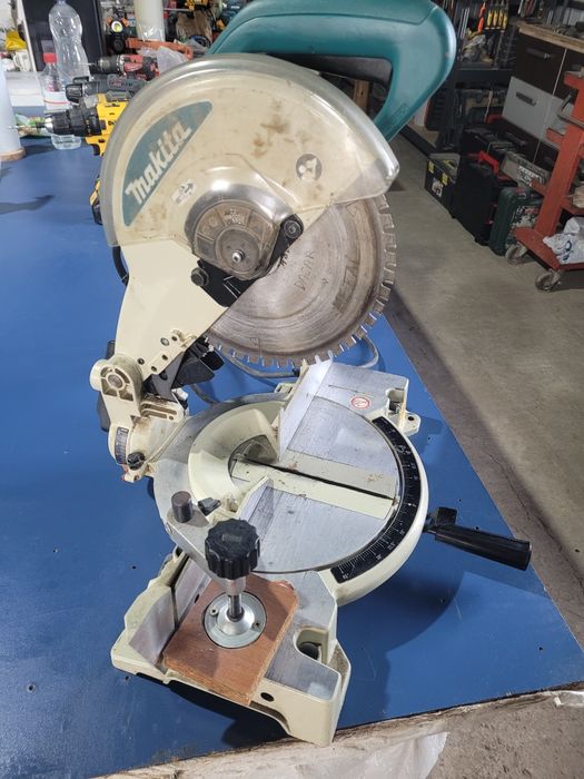 Circular Makita cu pânză multimaterial