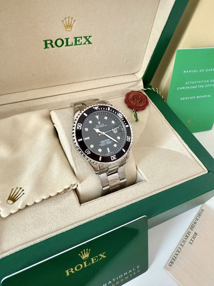 Часовник Rolex Submariner - Самонавиващ механизъм с кутия и документи