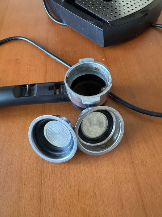 Кафемашина за еспресо DeLonghi EC155 1100W