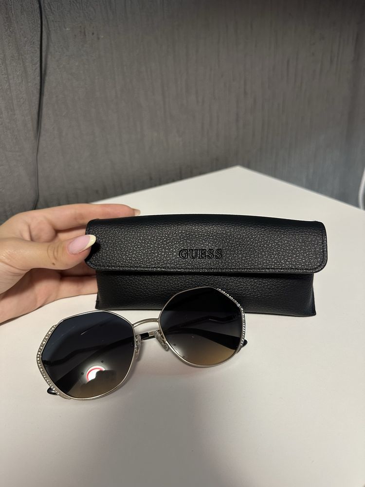 Слънчеви очила GUESS