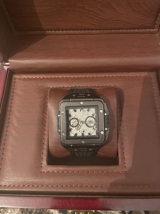 Часы HUBLOT под оригинал продам торг есть
