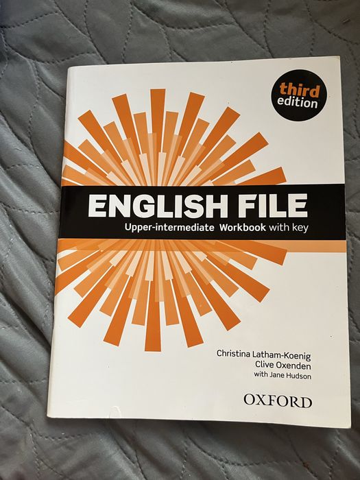 Учебник и учебна тетрадка по Английски English file - Oxford