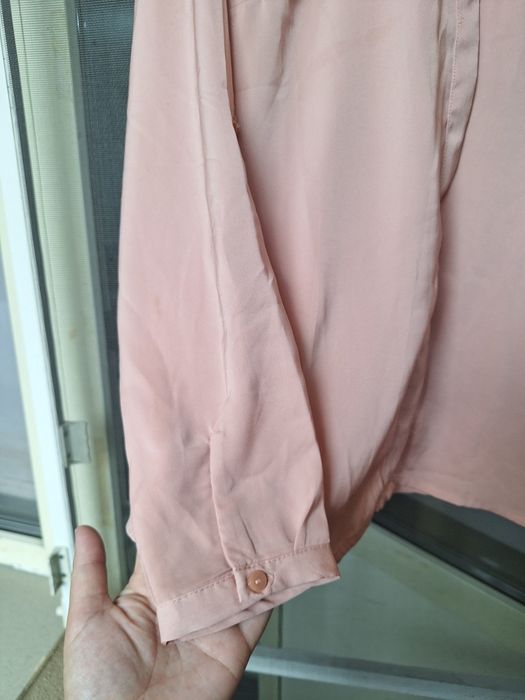 Camasa bej roze accesorizata cu dantela