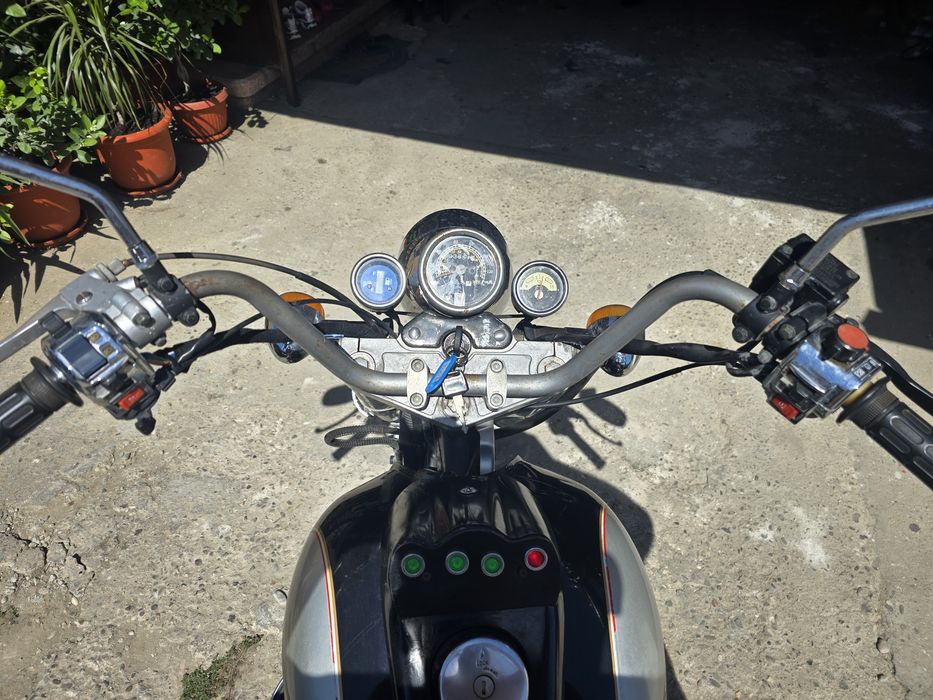 Motocicleta Chopper