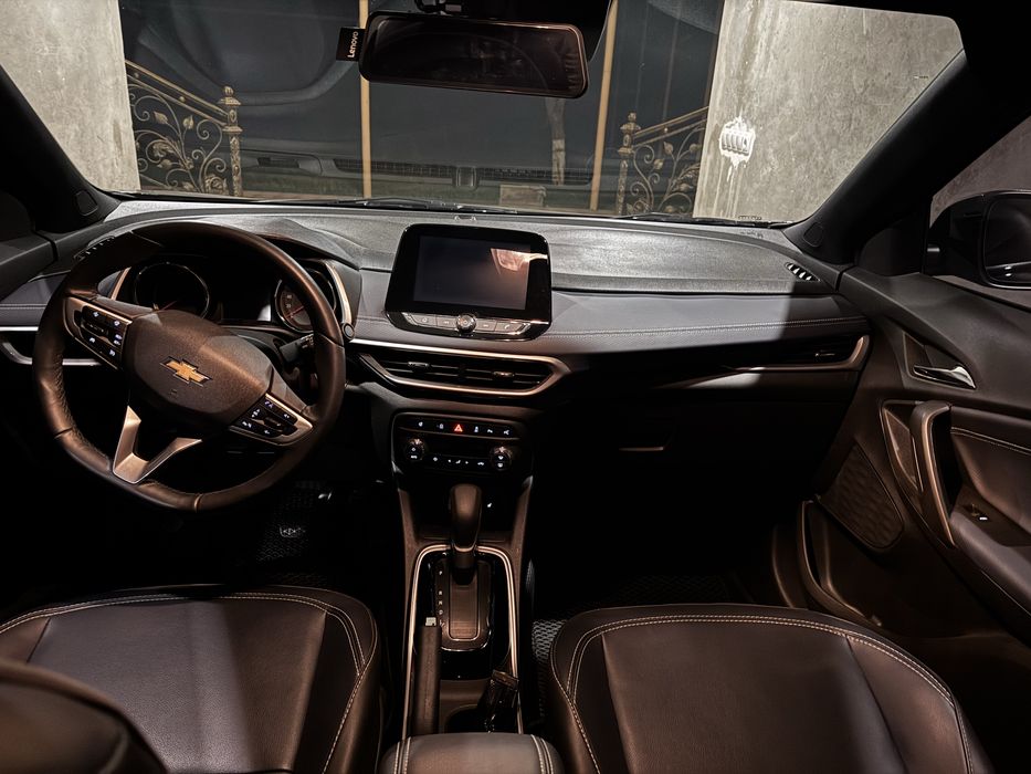 Tracker 2 Premier Plus (2025,  Апрель)