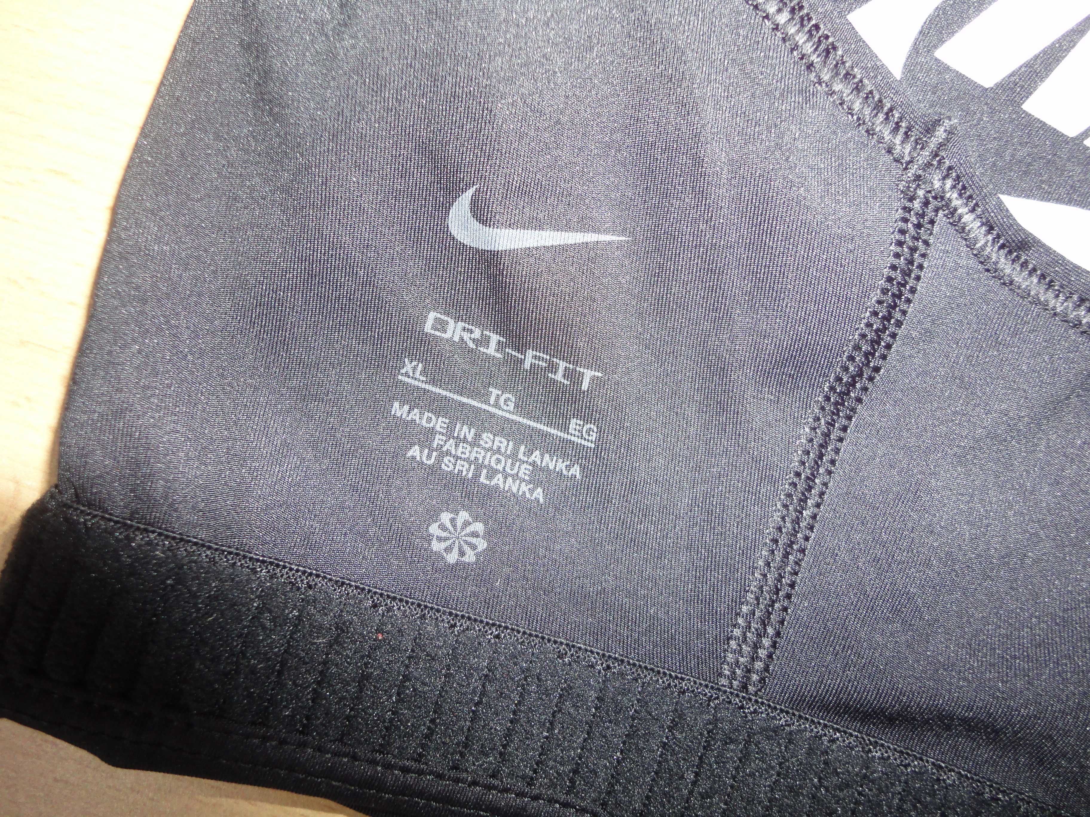 Nike/L/оригинално бюстие