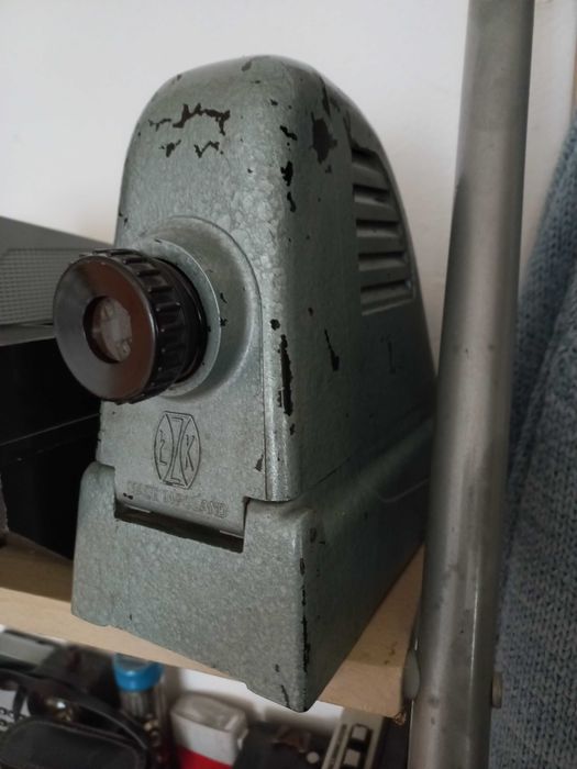 Aparat de proectie diafilme