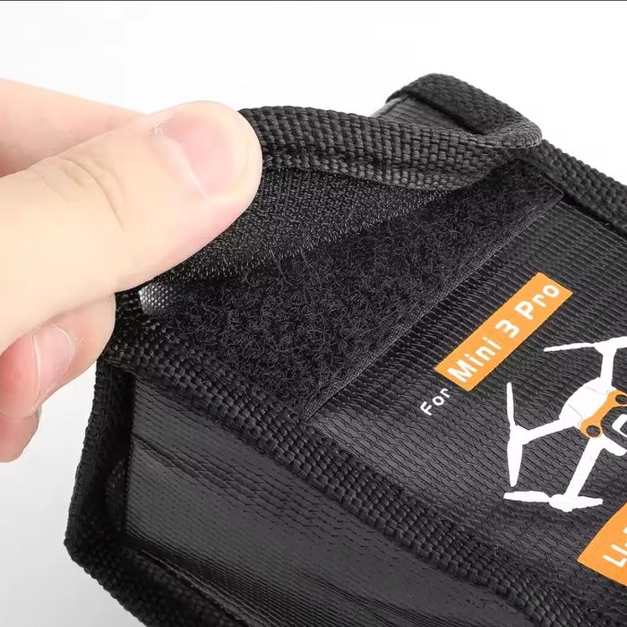 Husă transport acumulatori dronă în bagajul de cală