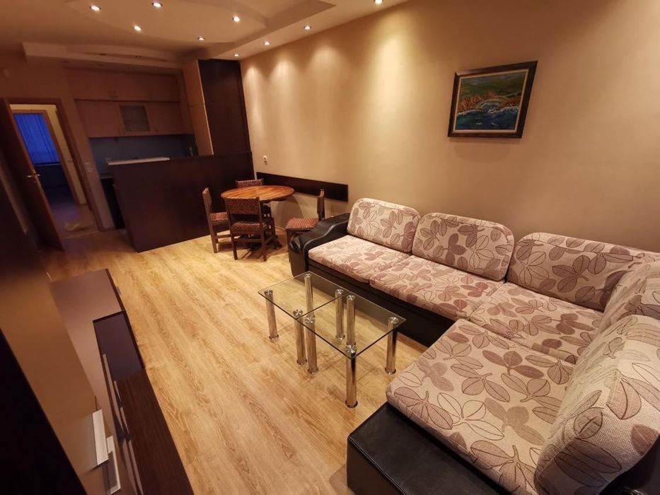 Дава се под наем Двустаен апартамент в София, Надежда 1 - 74 кв.м за 600 € - Снимка #2