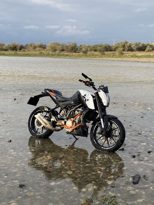 Vând ktm duke 125cc