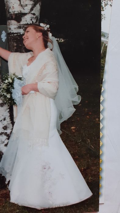 Платье свадебное форма рыбка с открытыми плечами