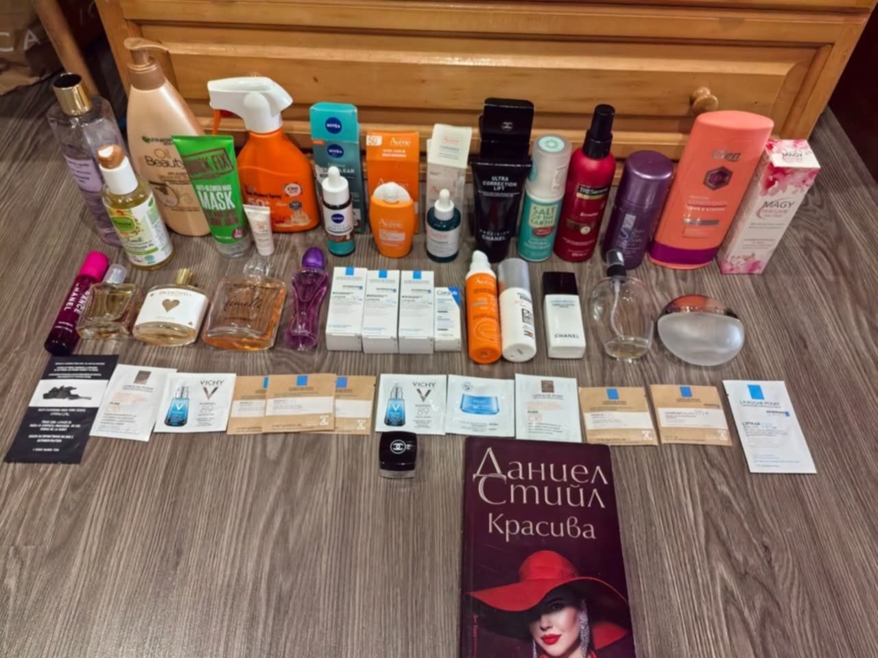 Огромен сет козметика
