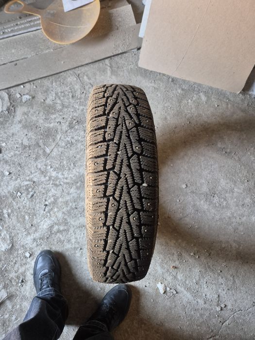 Продам зим шины ездил 1 сезон