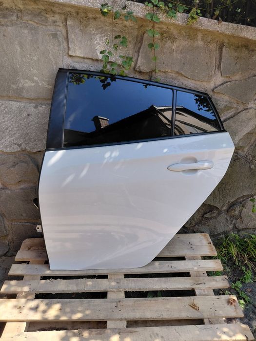 Uși fata / spate , dreapta / stanga complete de Toyota Prius IV