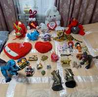 Продам разные сувениры статуэтки мягкие игрушки разных видов