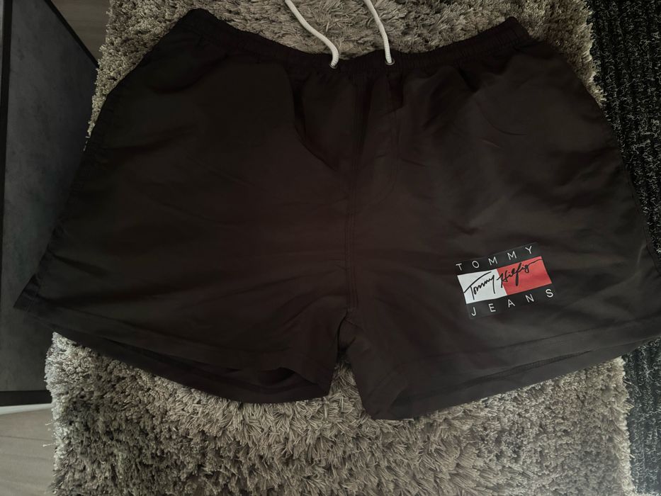 Pantaloni scurti original de vara noi ,culoarea neagra