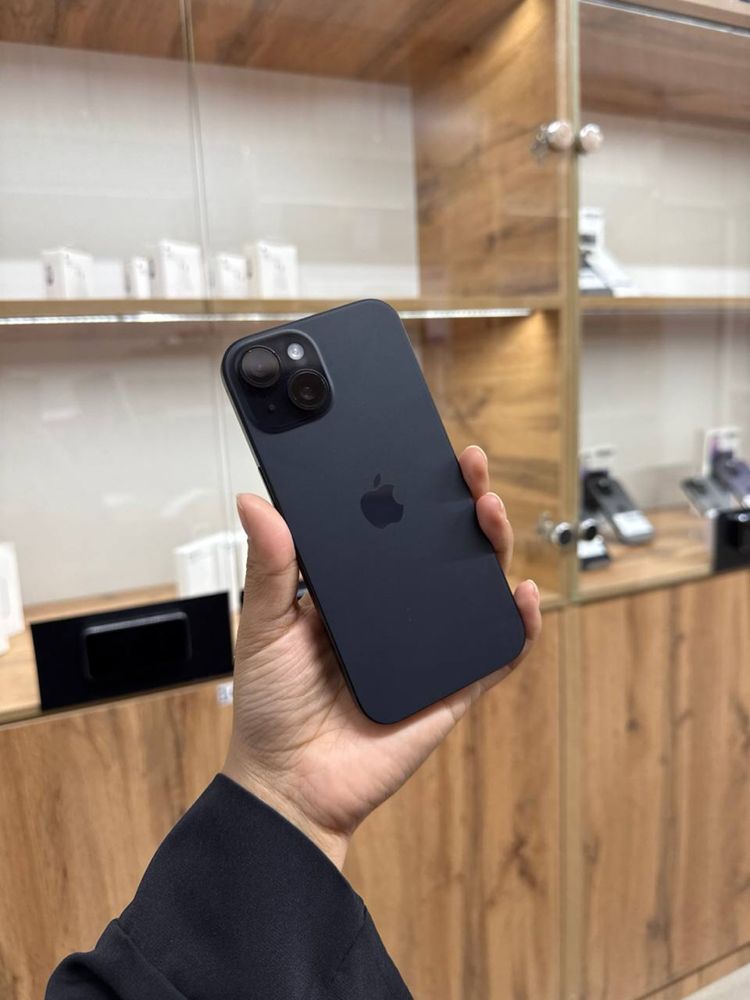 iPhone 15.