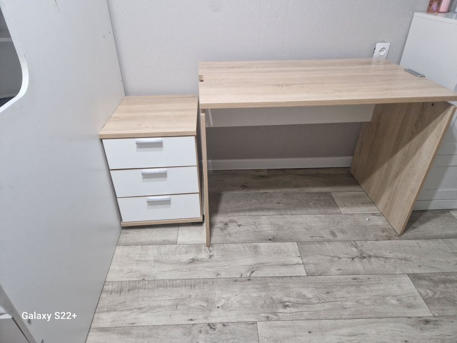 Продам стол письменный