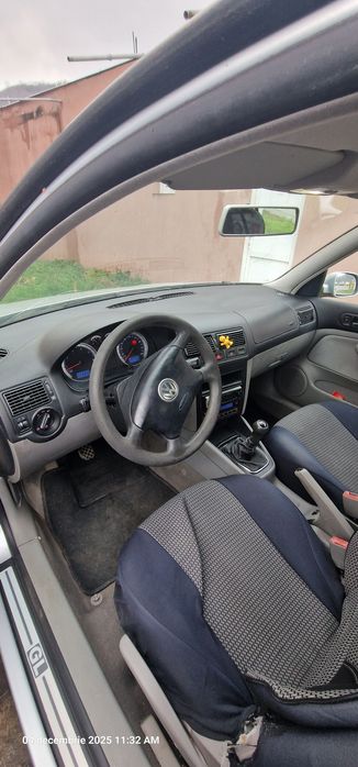 Vand VW Golf 4 1.4 benzina