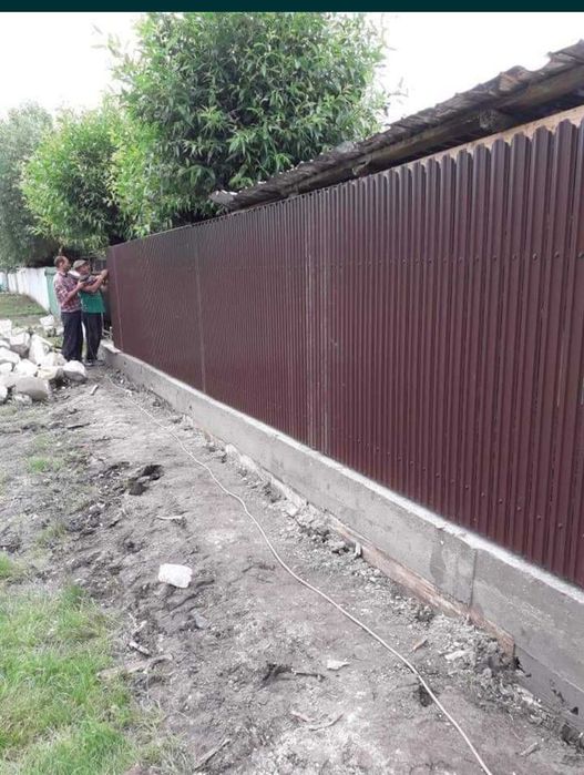 Vand garduri și porți la comanda clientului din materialele mele