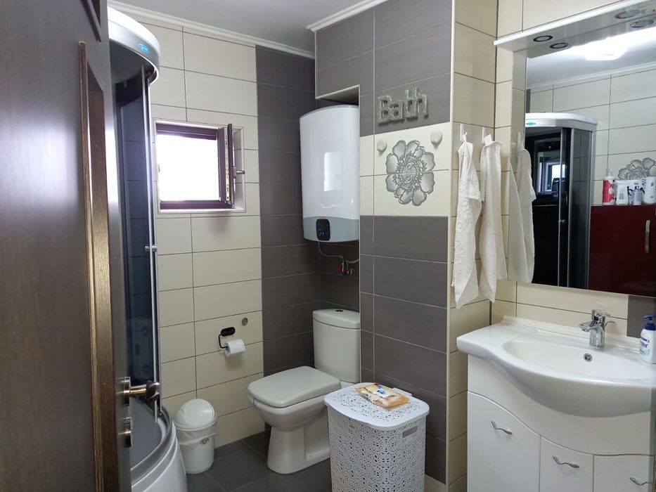 Vand apartament 3 camere