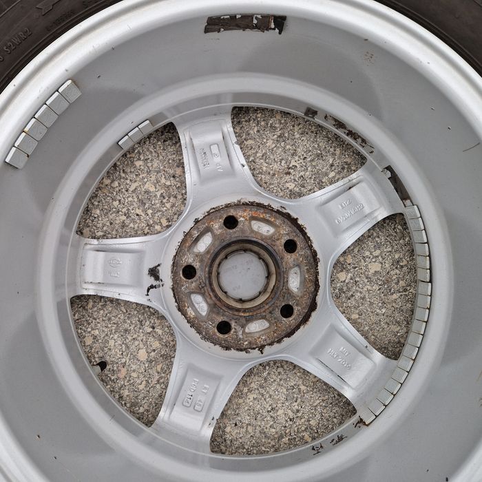 4бр. Алуминиеви джанти 
5х114.3 
61/2 Jx16
ET45
Гумите са подарък 
Не