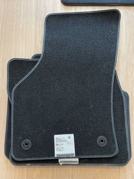 Covoroase mocheta originale VW Passat B8
