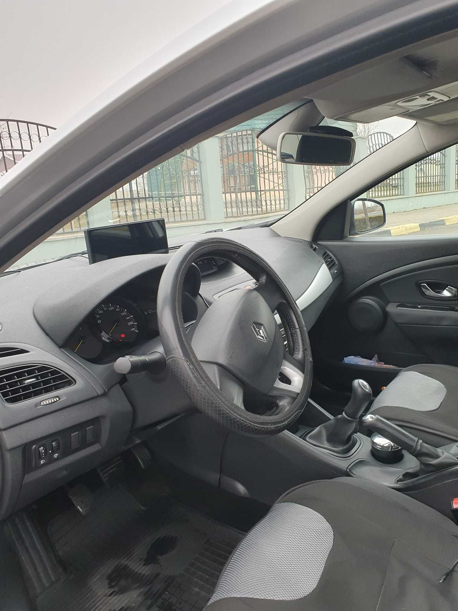 Vand auto Renault Fluence