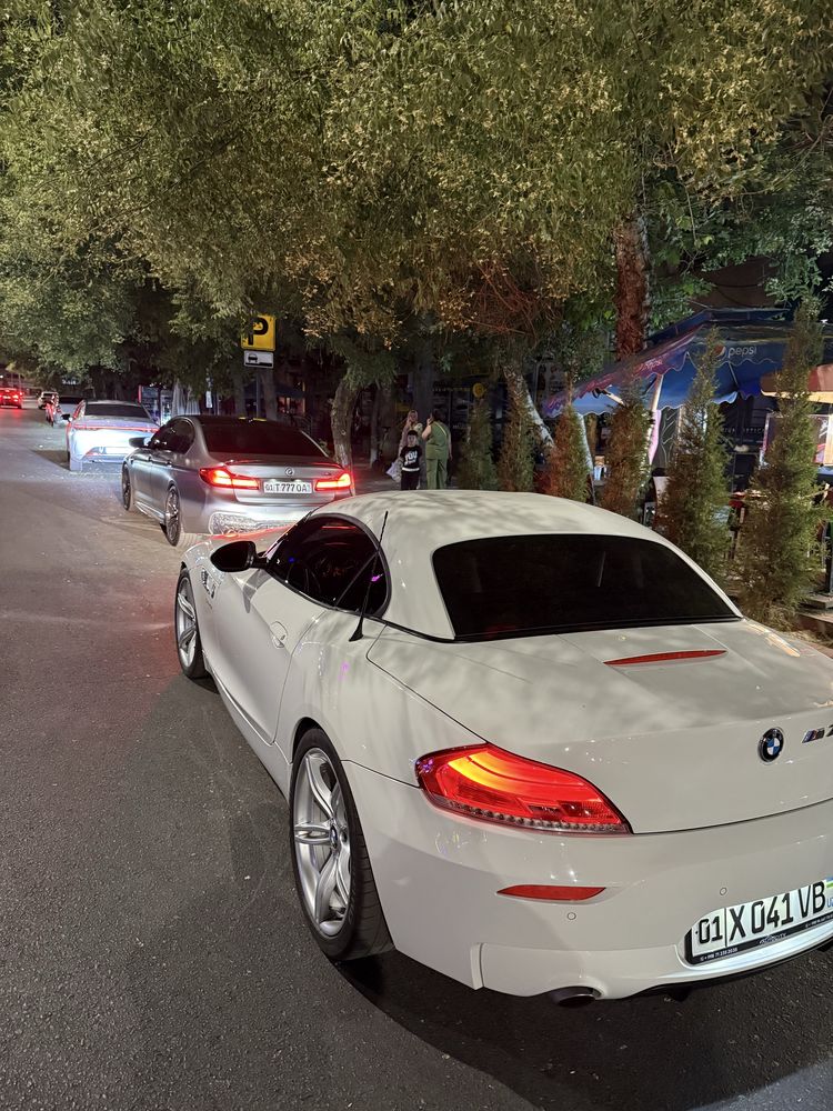 Продаю редкий и мощный BMW Z4 M в идеальном состоянии.