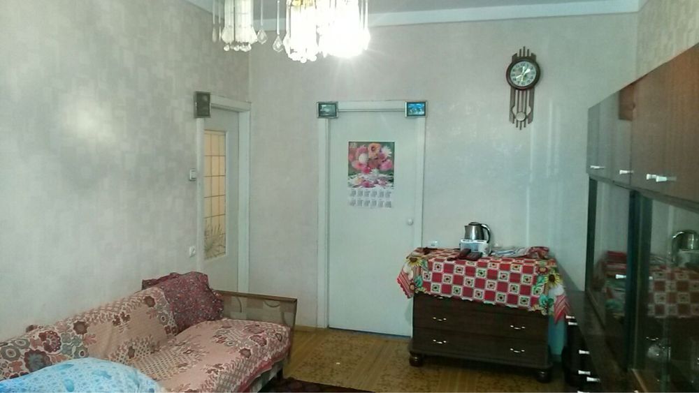 Чиланзар 8.  2 х комнатная квартира в аренду. Срочно
