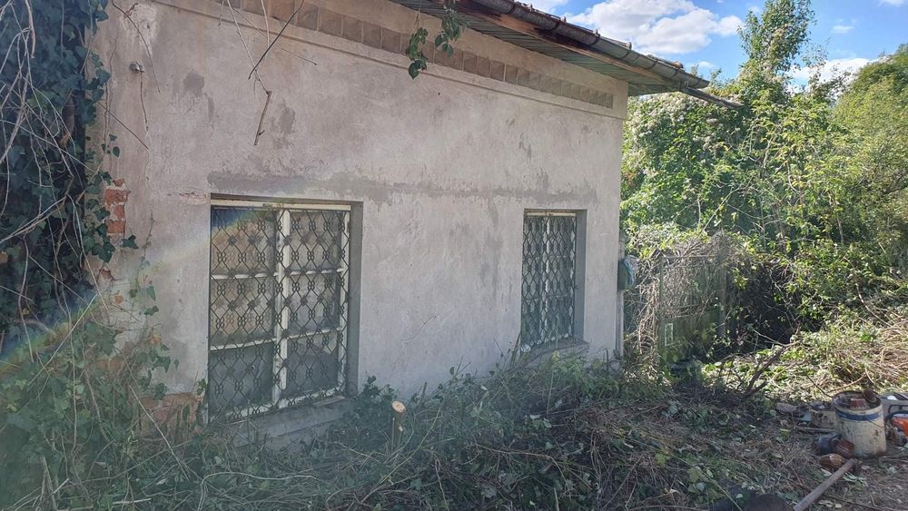 Продавам имот в с. Голец, област Ловеч