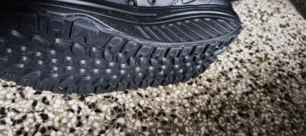 Чисто нови обувки